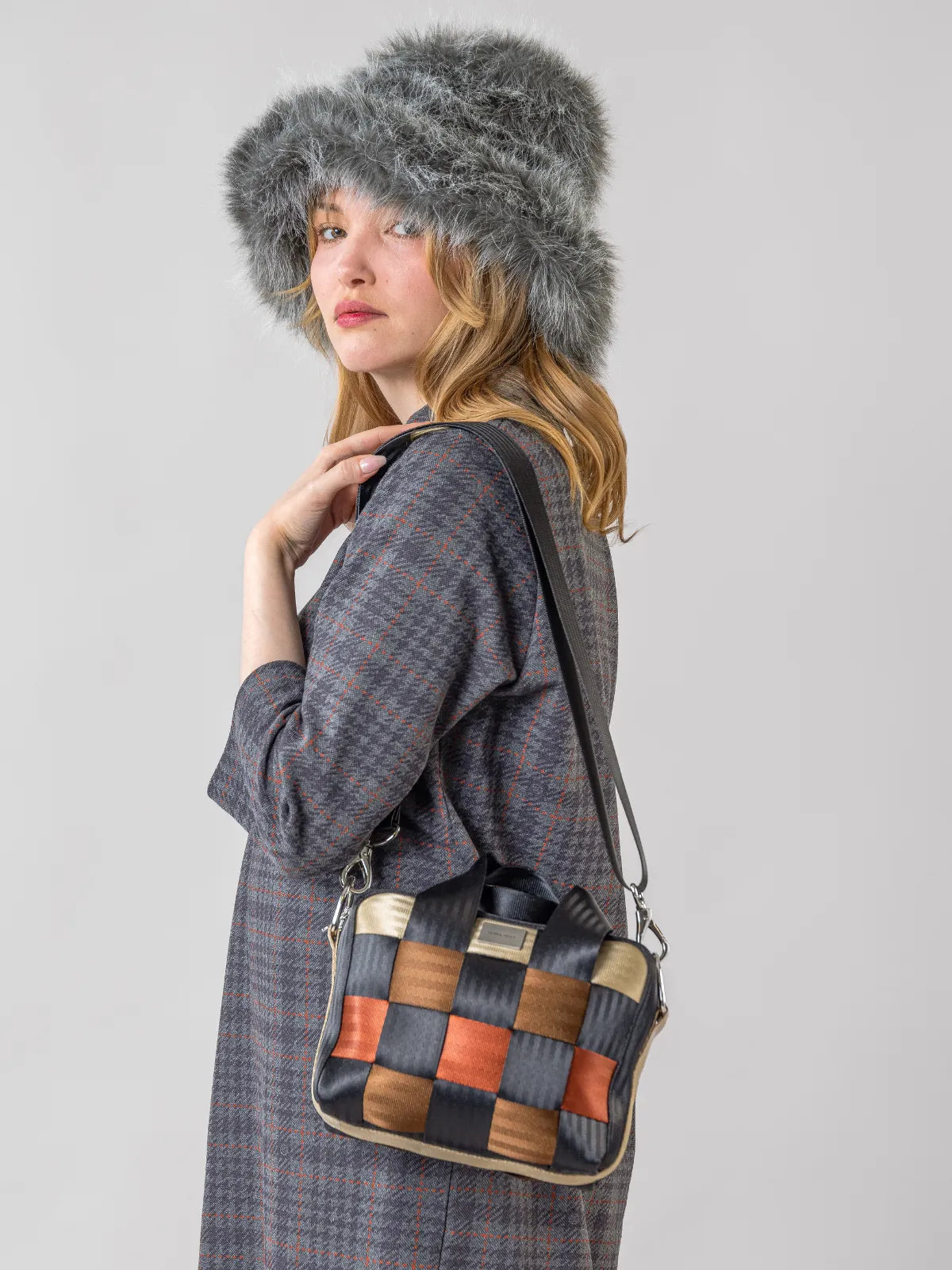 HILLA bag, derby
