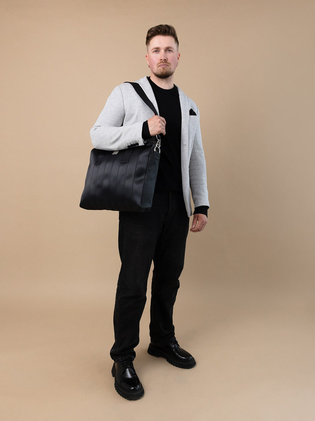 HYÖKY bag, black