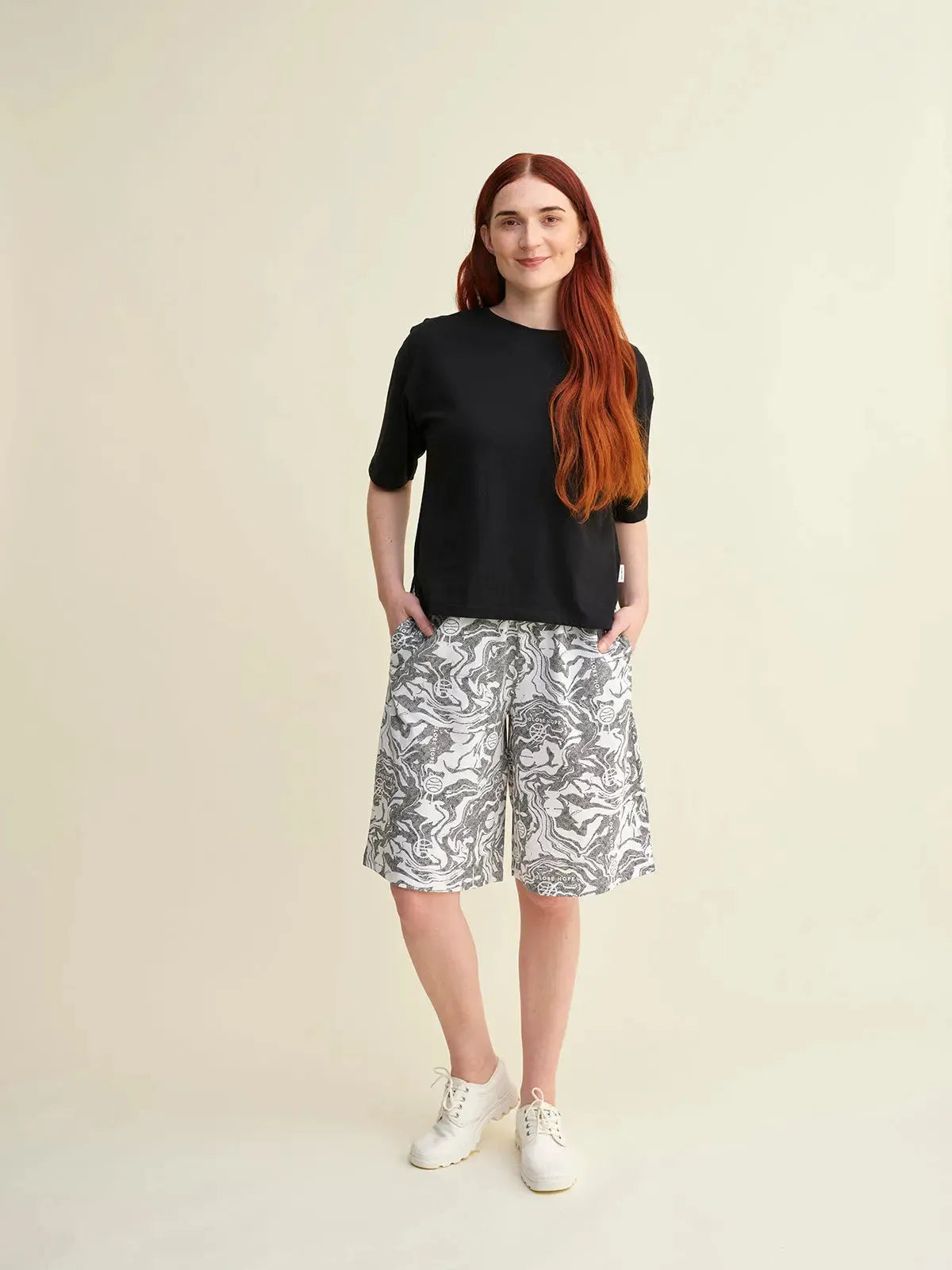 LIETUKKA shorts, black and white print