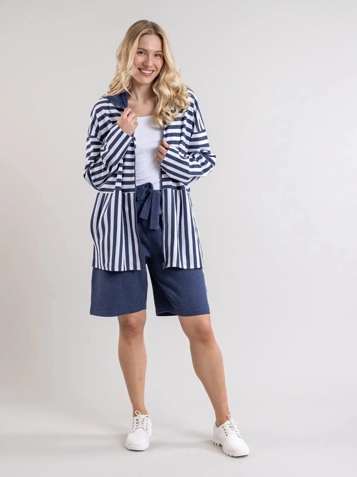 LOISKE shorts, dark blue