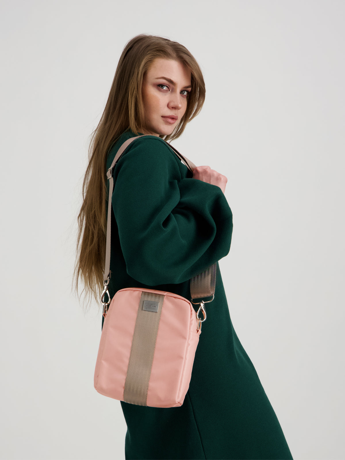 SOLEIL AIRBAG shoulder bag, pink